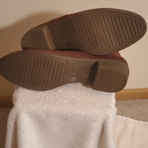 ARIZONA JEAN CO. BOOTIES - Picture 6 of 11